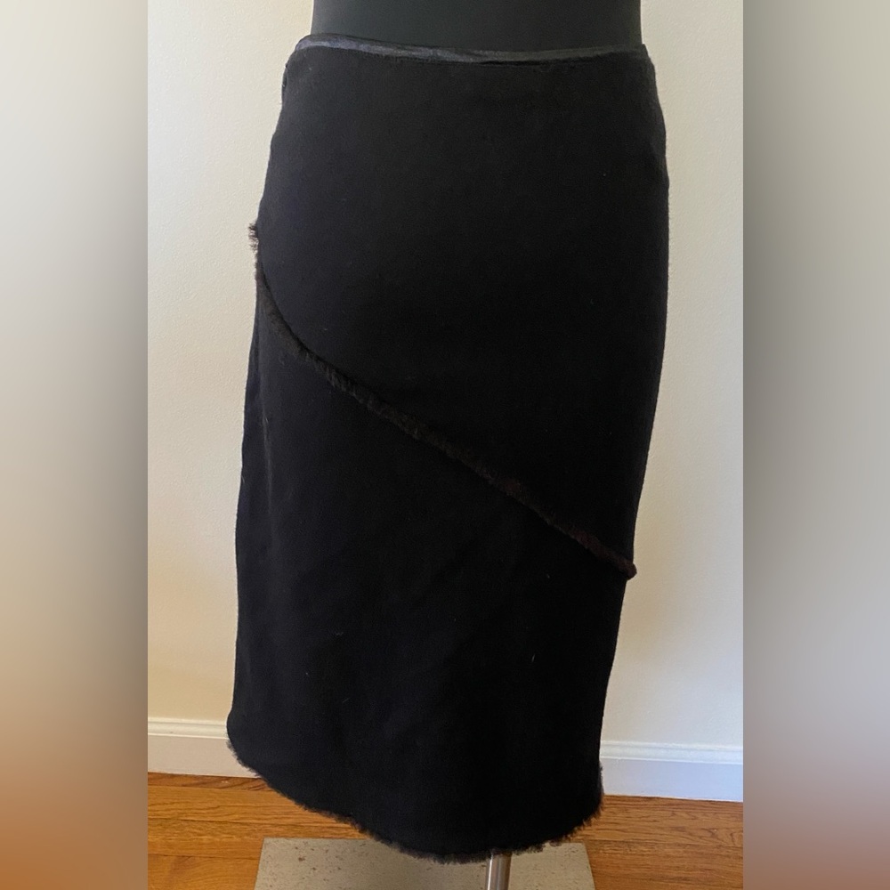 Karen Millen wool and sheepskin skirt. Size 8 UK, Size 4 US